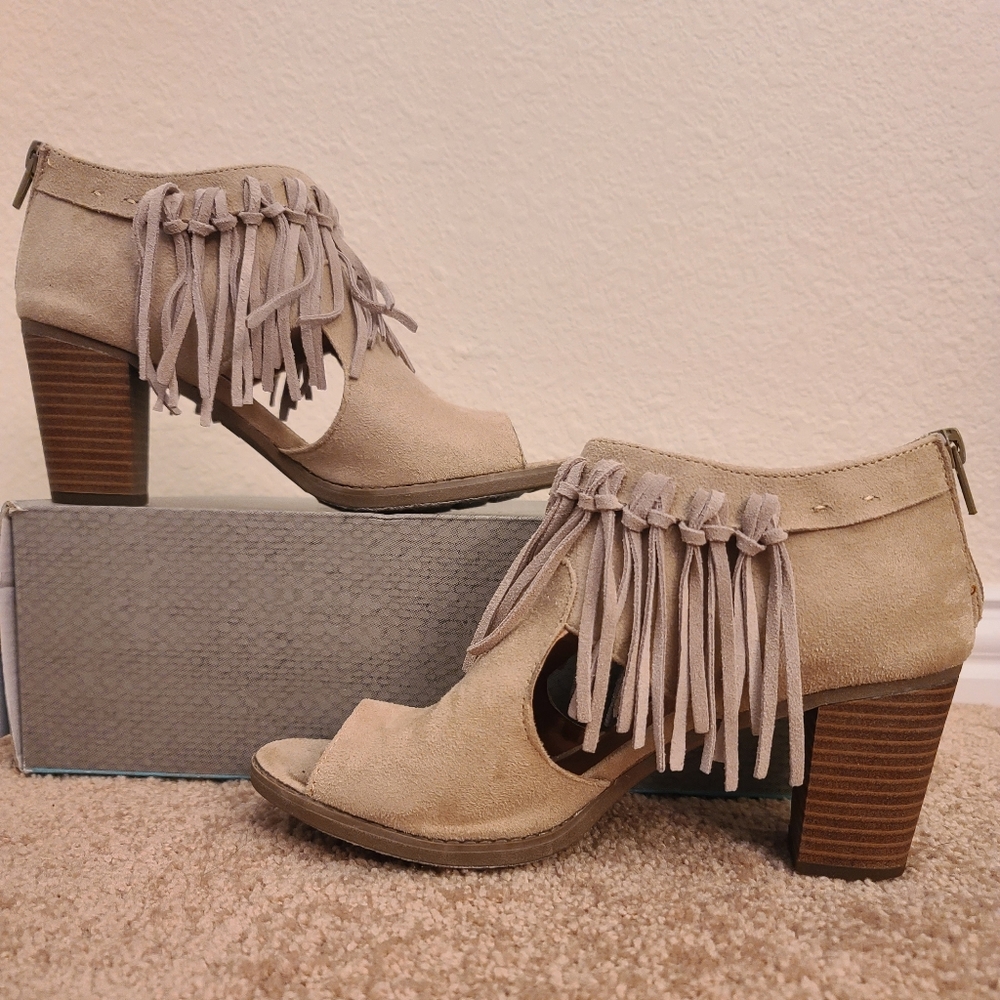 Taupe Open-Toe Heal with Fringe